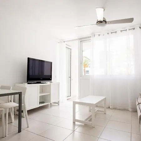 Go2tenerife Apart'cactus Near The Beach & Pool View Διαμέρισμα *